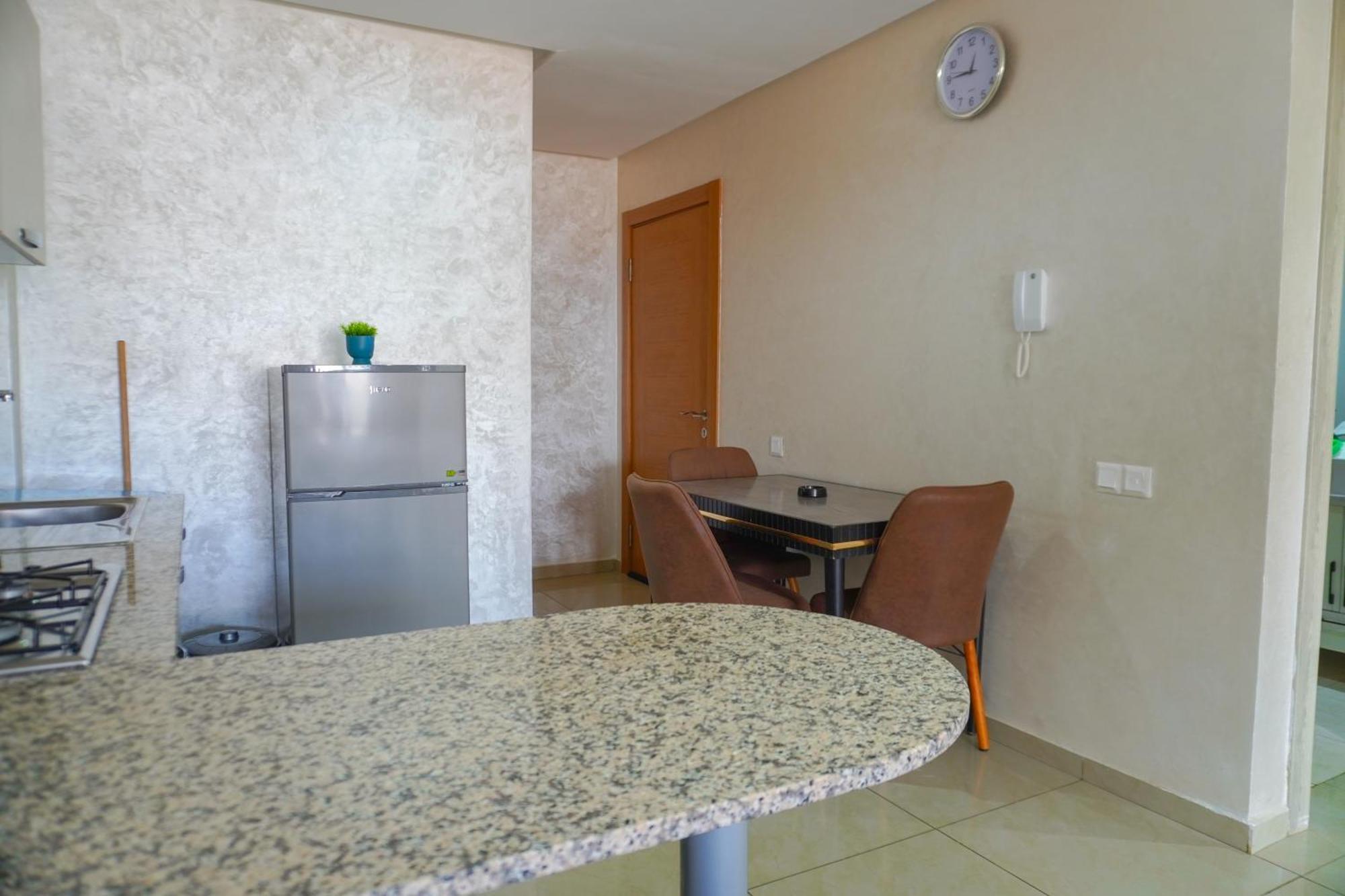 Apartment Elegant A Avec Piscine